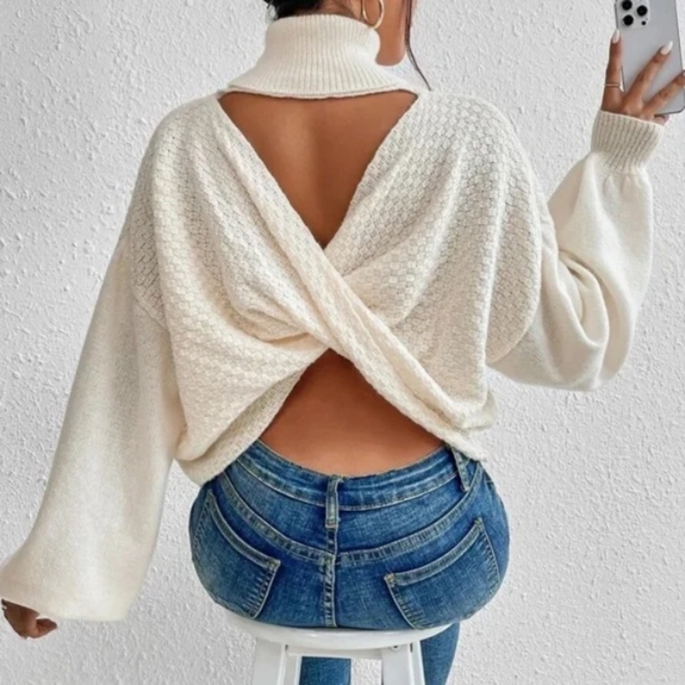 Cozy Turtleneck Twist Back/Front Balloon Sleeve Sweater sz M NWOT